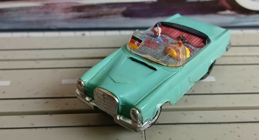 4859 Mercedes 300 SE Cabriolet T1